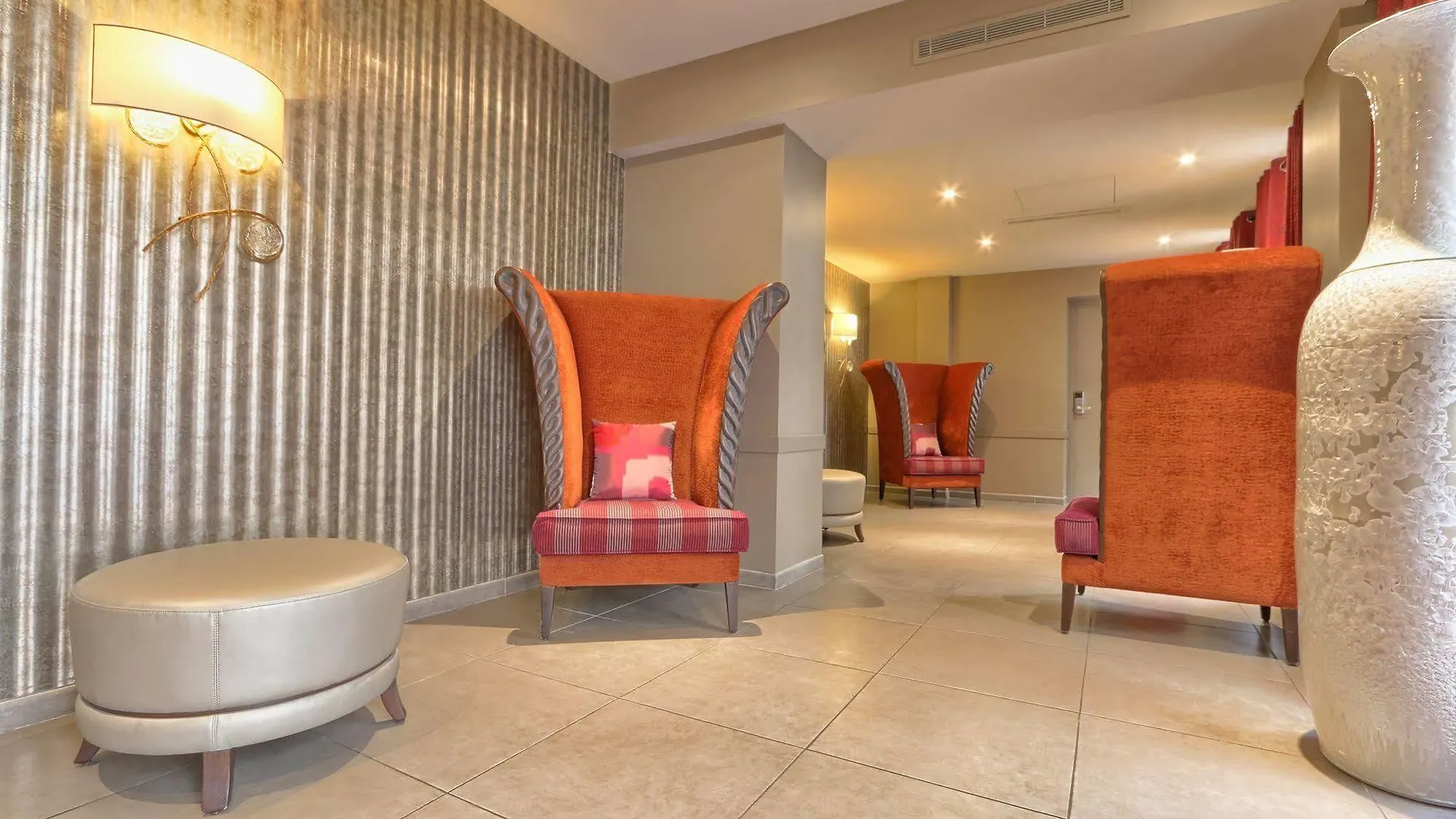 Mondial Hotel 3*